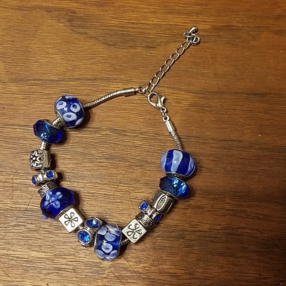 *L 👸📿 NWOT Bracelet Adjustable - Picture 2 of 7
